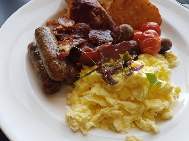 18742615_1974829596080745_1919900530_o