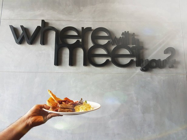 18767017_1974829612747410_487413846_o