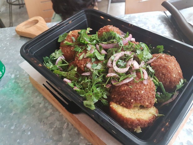 20663108_2011765355720502_1964097037_o