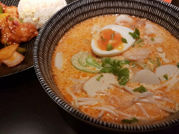 26909696_2084407375122966_749976387_o