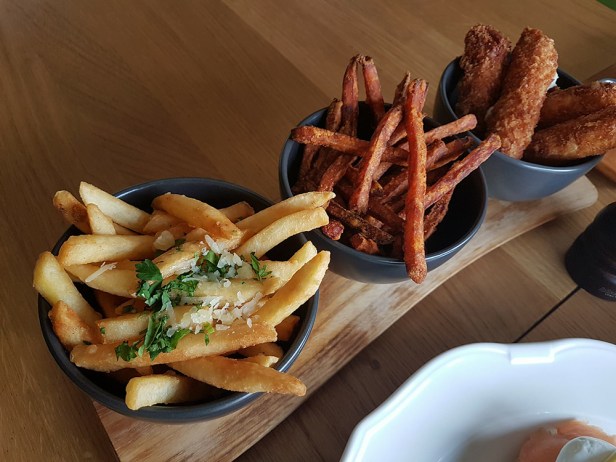 28340312_155437388493233_553551827_o