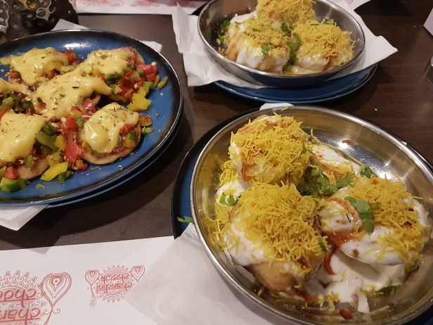 33832379_180179602685678_4925504048792076288_n