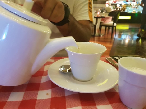 41991075_302950146954664_4165656881668292608_n