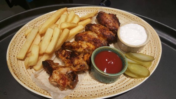 55742648_393413734813231_2857488840640167936_n